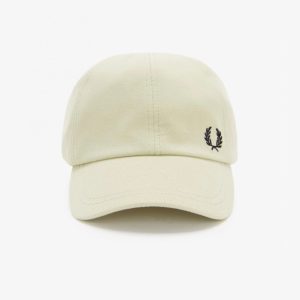 Berretto Ecrù con Visiera in Piqué Fred Perry
